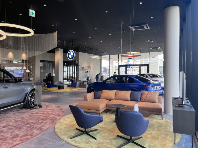 BMW 小倉　内観